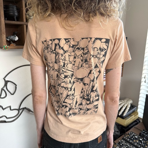 Faceless Prison Art Tan Short Sleeve Graphic Tee ~ Size Small - Picture 2 of 7